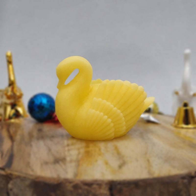 Sacred Swan Decorative Candle – Symbol of Peace, Love & Elegant Living