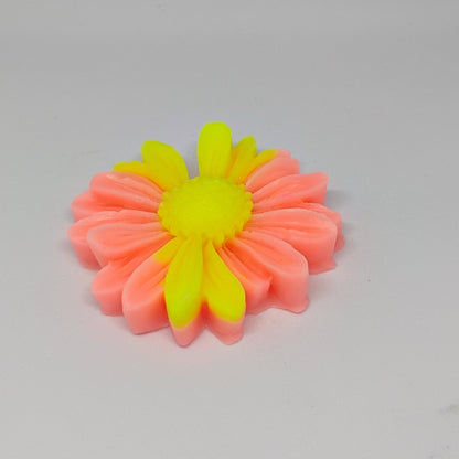 Handcrafted Scented Daisy Candle