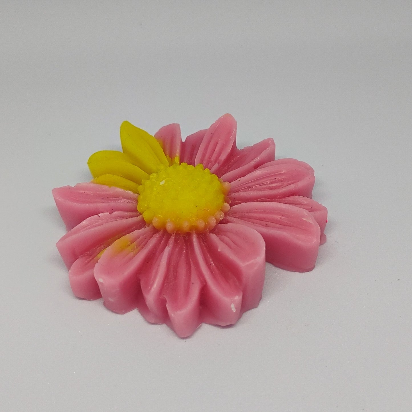 Handcrafted Scented Daisy Candle