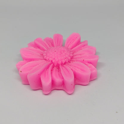 Handcrafted Scented Daisy Candle