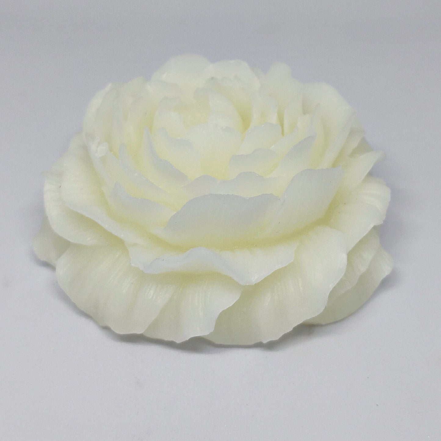 Peony Scented Candle – A Bloom of Elegance